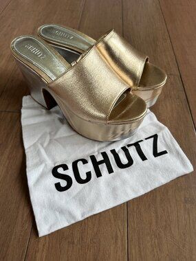 Schutz Dalle Wave Metallic Sandal